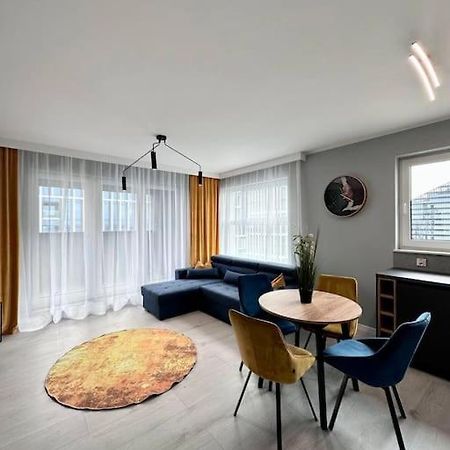 New Apart - Next To Sky Tower Wroclaw Exterior photo